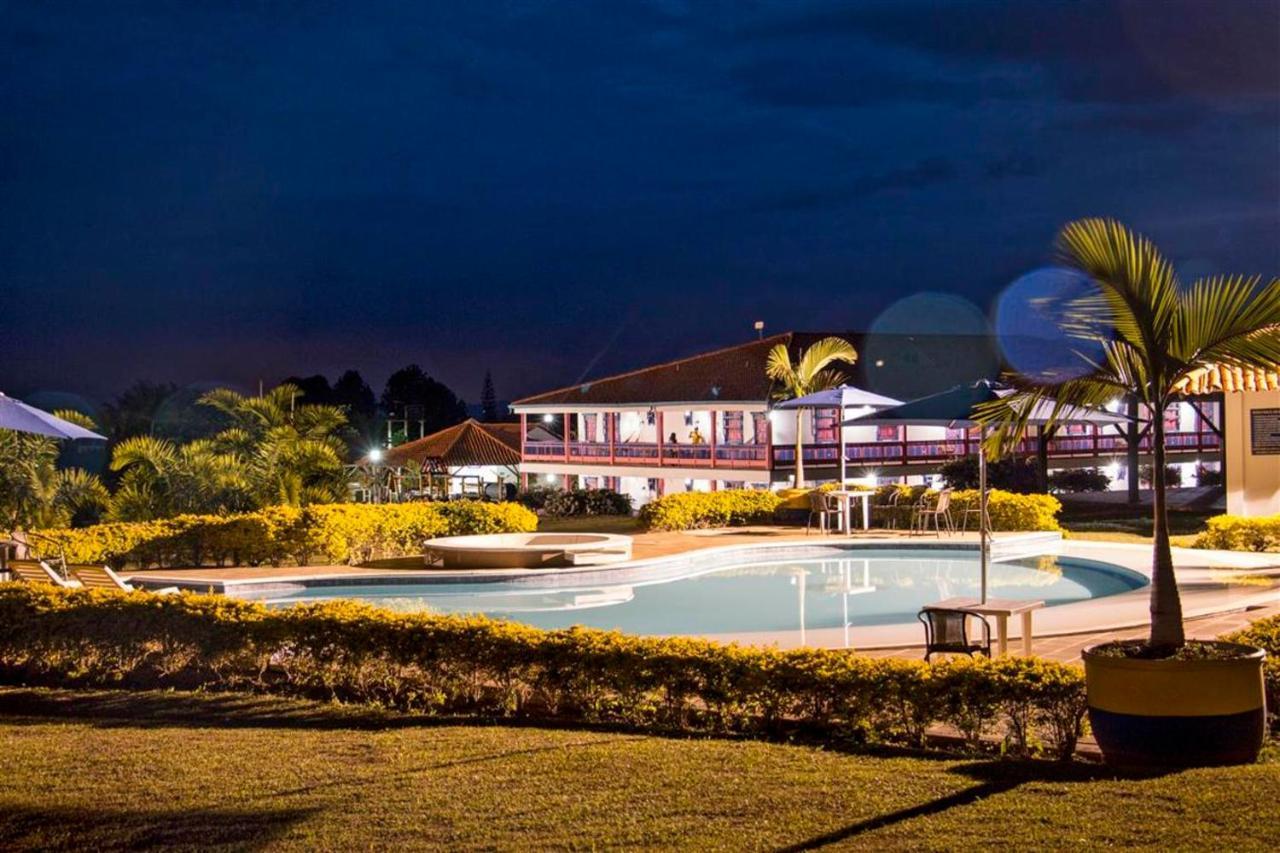Hotel Arrayanes Del Quindio Montenegro Buitenkant foto