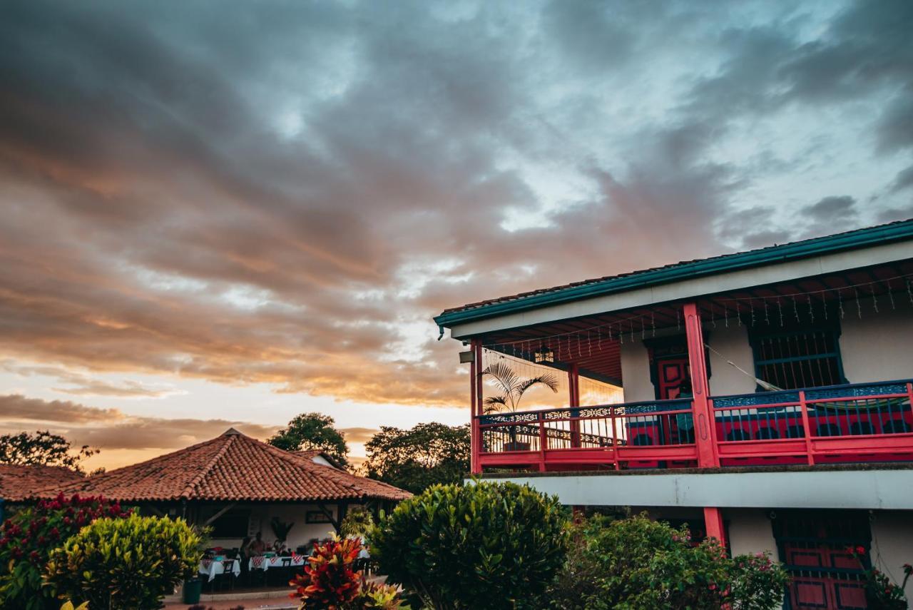 Hotel Arrayanes Del Quindio Montenegro Buitenkant foto