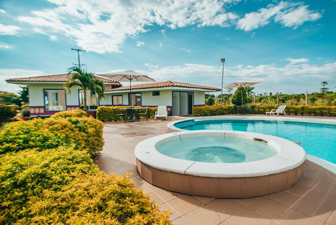Hotel Arrayanes Del Quindio Montenegro Buitenkant foto