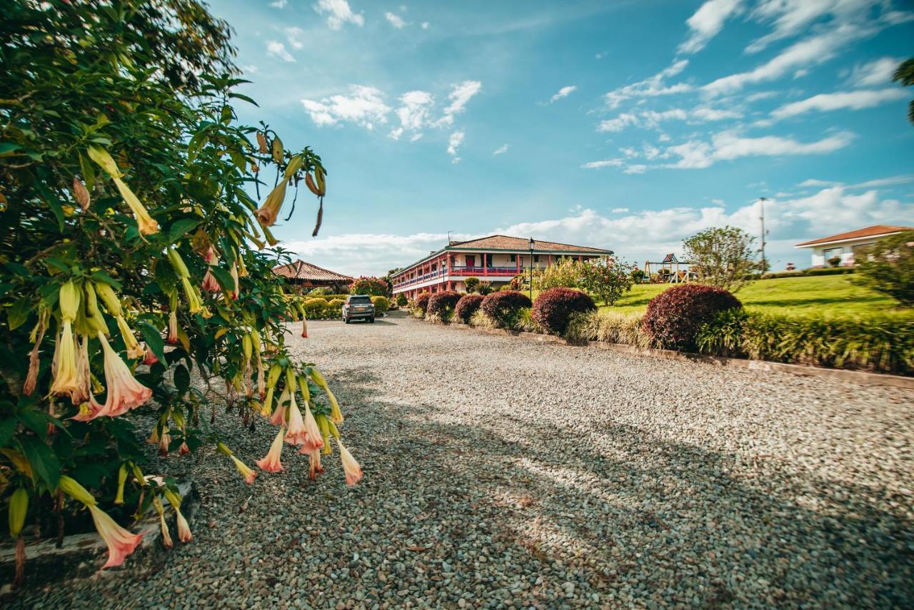 Hotel Arrayanes Del Quindio Montenegro Buitenkant foto