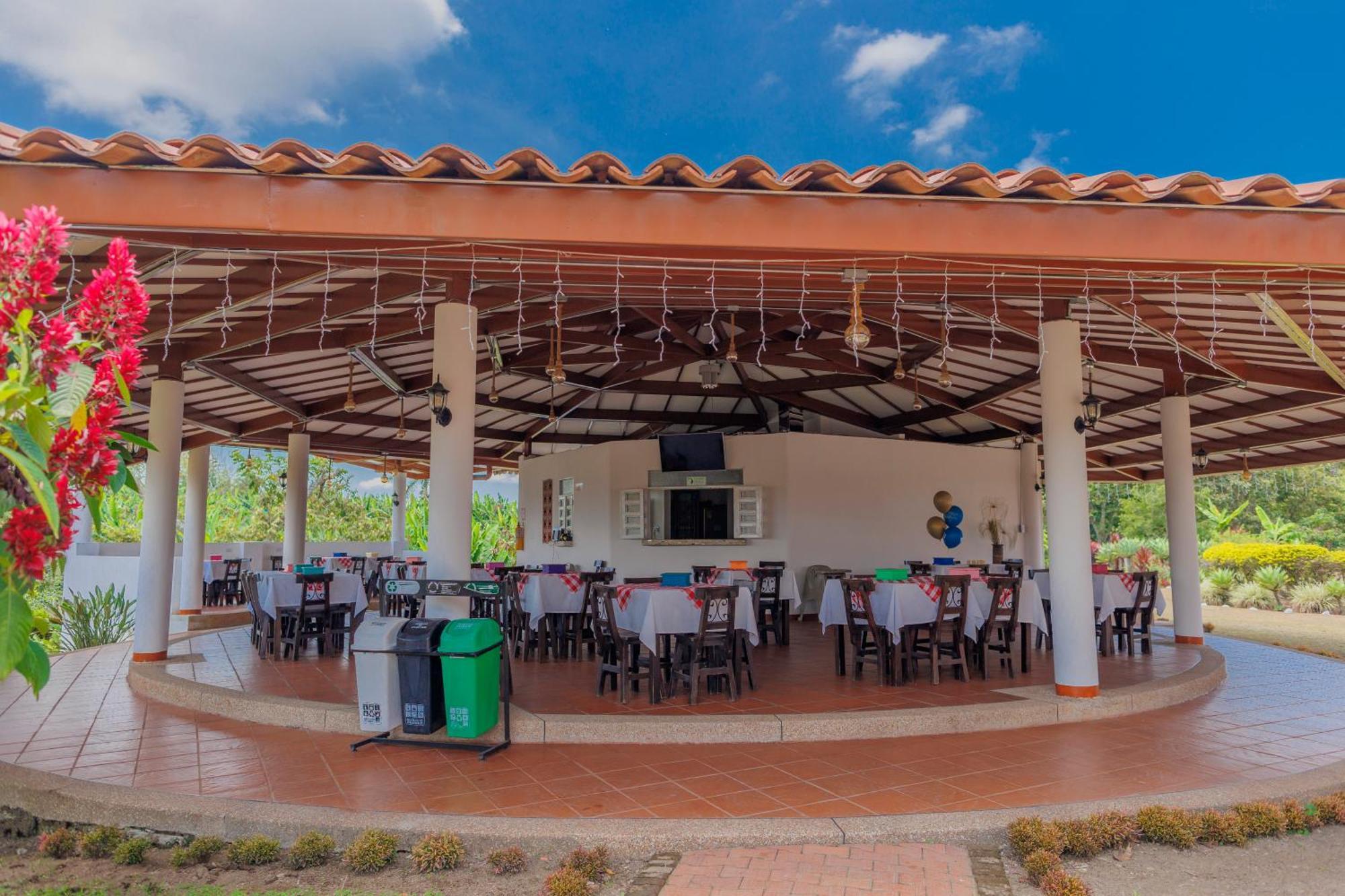 Hotel Arrayanes Del Quindio Montenegro Buitenkant foto